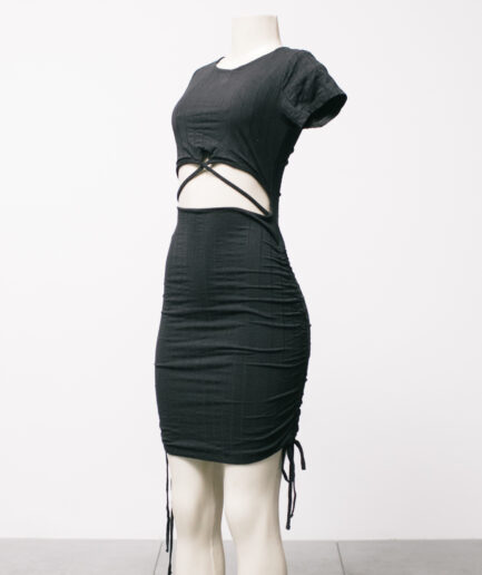 [P/M] Vestido canelado com abertura e franzidos nas laterais