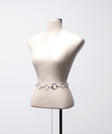 Cinto de correntes com pingentes de lua, sol e argolas