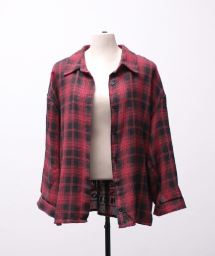 [G/GG] Camisa manga longa xadrez vermelha com estampa de caveiras nas costas