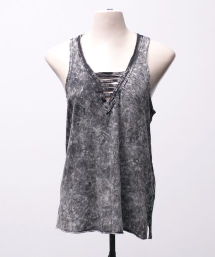 [P/M] Regata estonada com detalhe de tiras no busto